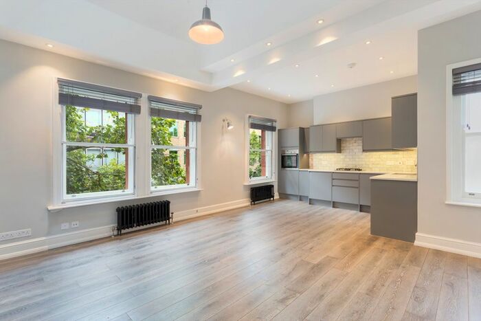 2 Bedroom Flat To Rent In Shaftesbury Avenue, London, WC2H