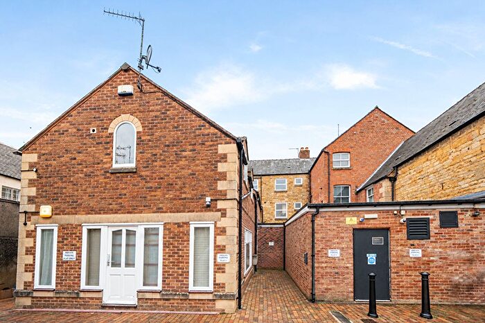 2 Bedroom Flat To Rent In Manchester Court, Moreton-In-Marsh, GL56