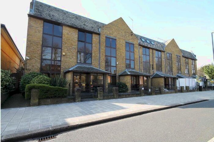 Studio To Rent In St. Johns Road, Isleworth, TW7