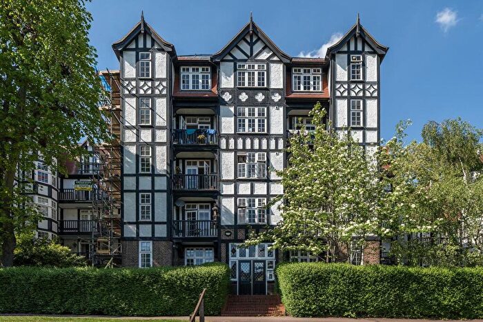 1 Bedroom Apartment For Sale In Holly Lodge Mansions, Highgate, N6