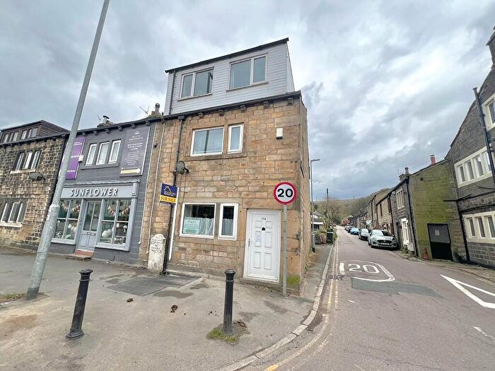 4 Bedroom End Of Terrace House For Sale In Rochdale Road, Walsden, Todmorden, OL14