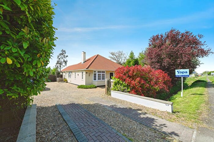 3 Bedroom Detached Bungalow For Sale In Wisbech Road, Long Sutton, PE12