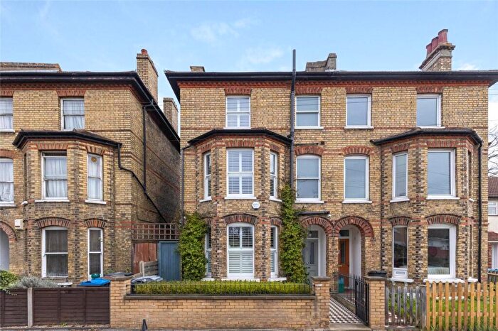 5 Bedroom Semi Detached House For Sale In South Vale, London, SE19