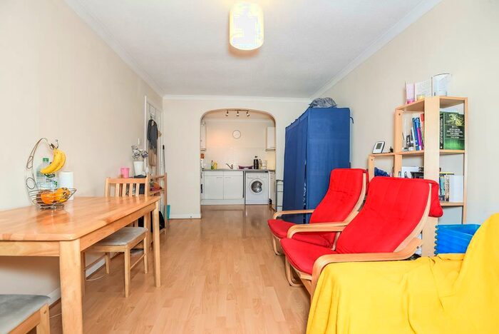 1 Bedroom Apartment To Rent In Dale Road, Lynden Mews, RG2