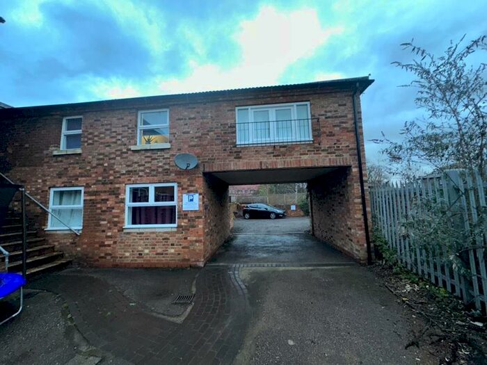 2 Bedroom Flat To Rent In Flat The Mews, St Peters Street, MK40