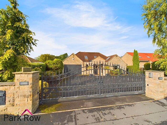 6 Bedroom Detached House For Sale In Poole Lane, Burton Salmon, Leeds, LS25