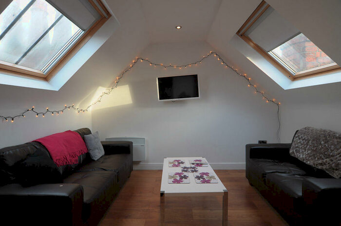 4 Bedroom Flat To Rent In Hyde Terrace, Leeds, West Yorkshire, LS2