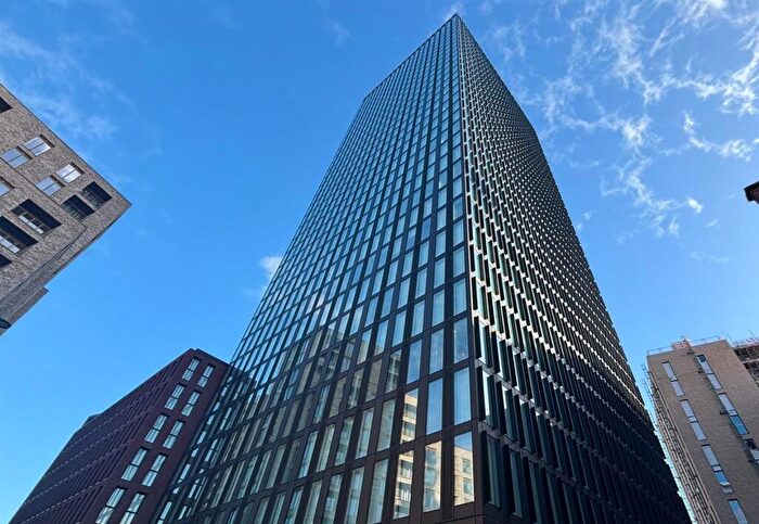 2 Bedroom Apartment To Rent In Port Street, Manchester, M1