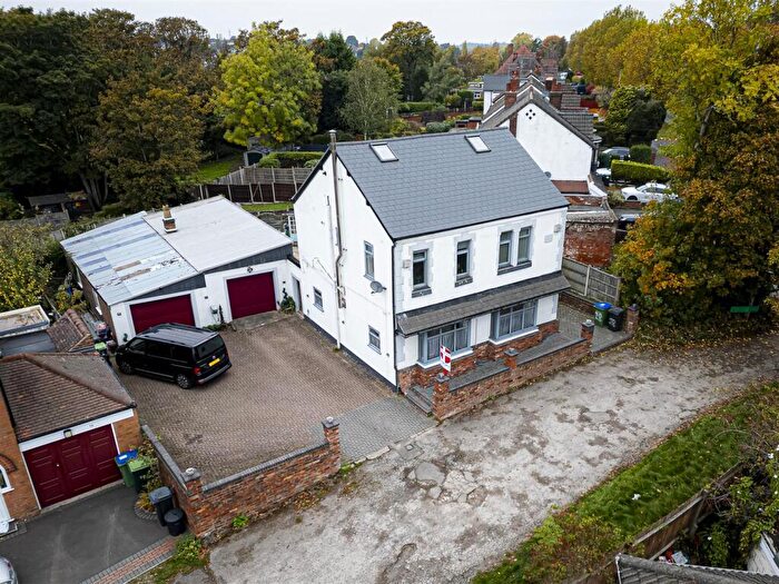 4 Bedroom Detached House For Sale In Gateley Road, Oldbury, B68