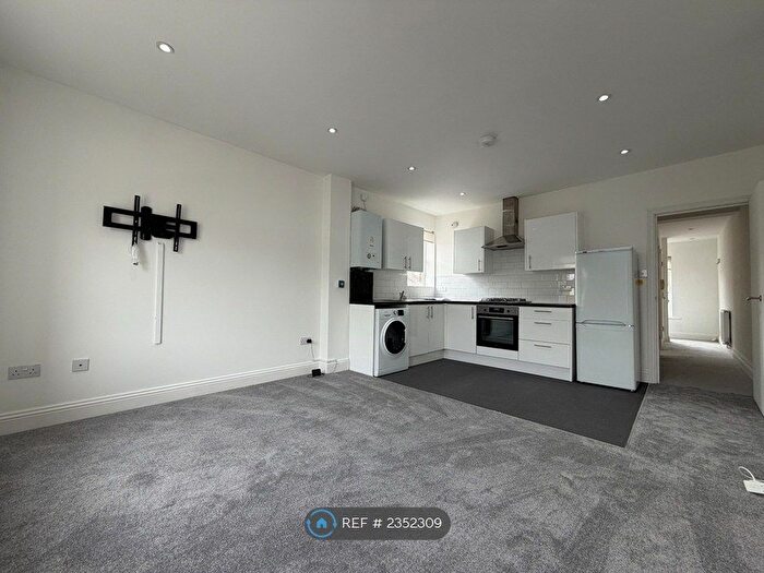 1 Bedroom Flat To Rent In Southlands Road, Bromley, BR2
