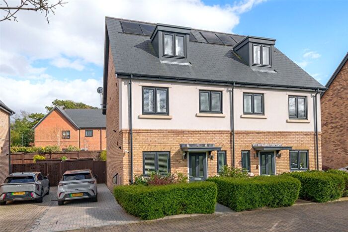 3 Bedroom Semi Detached House For Sale In Johnstone Close, Bracknell, Berkshire, RG12