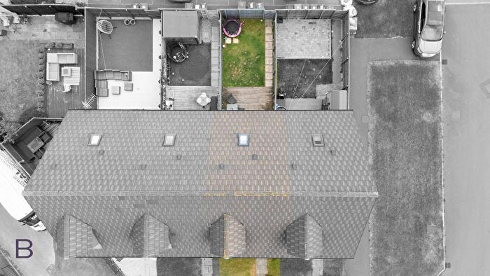 3 Bedroom Semi Detached House For Sale In Water Meadow Drive, Denholme, Bradford., BD13