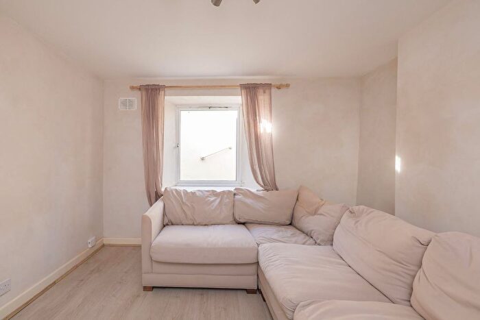 1 Bedroom Flat For Sale In Mount Pleasant Terrace, Southville, BS3