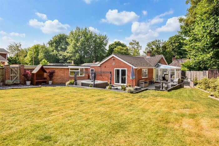 3 Bedroom Detached Bungalow For Sale In Lovell Close, Thruxton, Andover, SP11