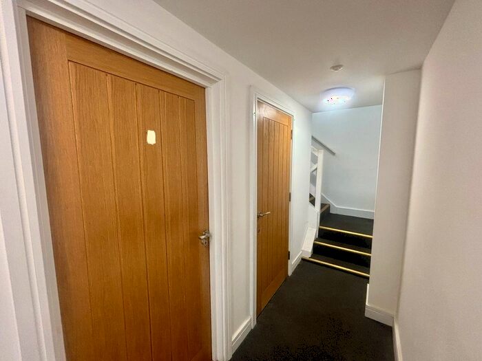 2 Bedroom Flat To Rent In Halimote Road, Aldershot, Hampshire, GU11