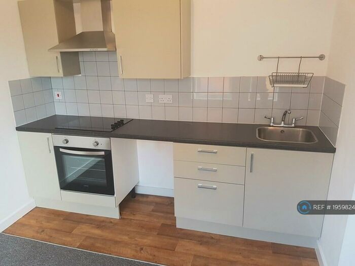 1 Bedroom Flat To Rent In Hall Street, Dudley, DY2