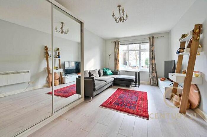 1 Bedroom Apartment For Sale In Red Lion Road Surbiton, KT6