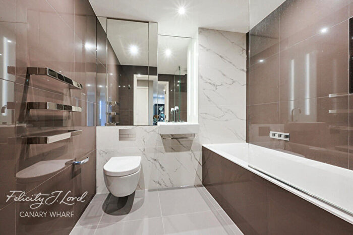 3 Bedroom Apartment To Rent In Marsh Wall, London, E14