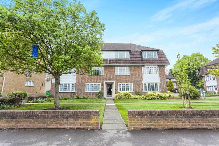 2 Bedroom Flat To Rent In London Road, Cheam, Sutton, Surrey, SM3