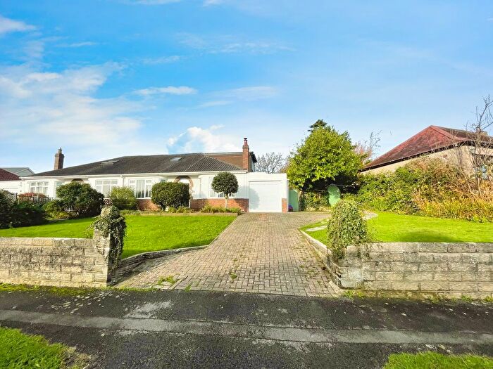 4 Bedroom Semi-Detached Bungalow For Sale In Parkfields Road, Bridgend, CF31