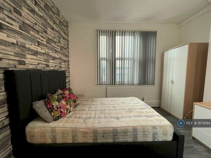 3 Bedroom Maisonette To Rent In Chesterfield Road, Sheffield, S8