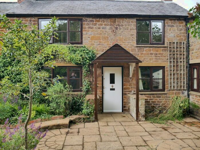 3 Bedroom Cottage To Rent In Hill View, Eydon, NN11