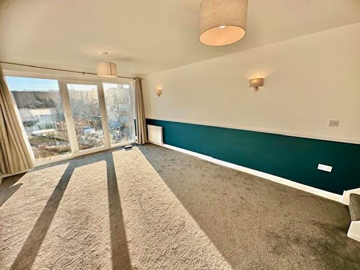 4 Bedroom Detached House For Sale In Springwood Drive, HX3