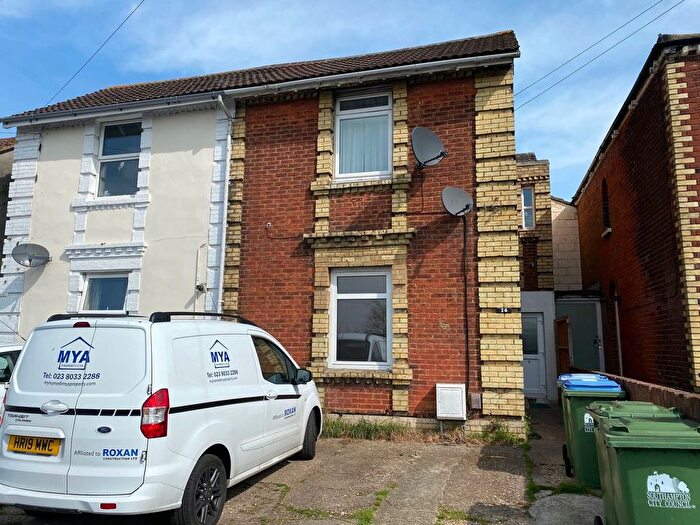 2 Bedroom Flat To Rent In Elgin Road, Freemantle, Southampton, Hampshire, SO15