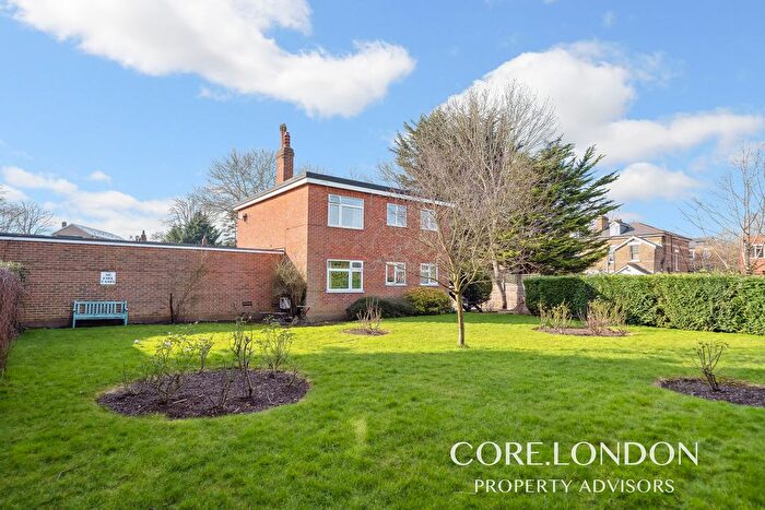 3 Bedroom Flat To Rent In Eaton Rise, London, W5