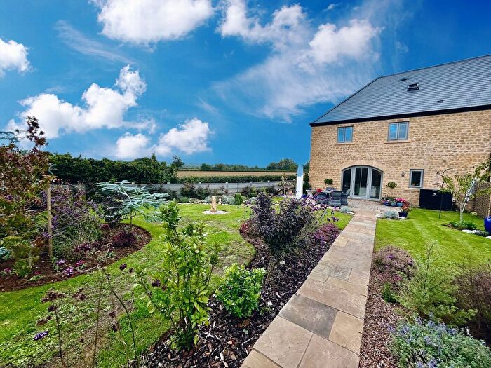 4 Bedroom Barn Conversion For Sale In Yeabridge Court, Yeabridge, TA13