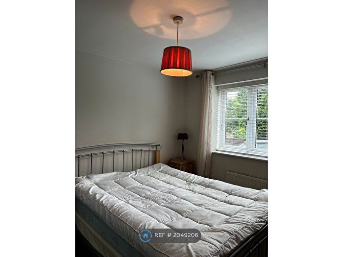 1 Bedroom Flat To Rent In Findlay Mews, Marlow, SL7