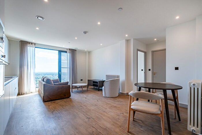 1 Bedroom Flat To Rent In The Eades, Selborne Road London, E17