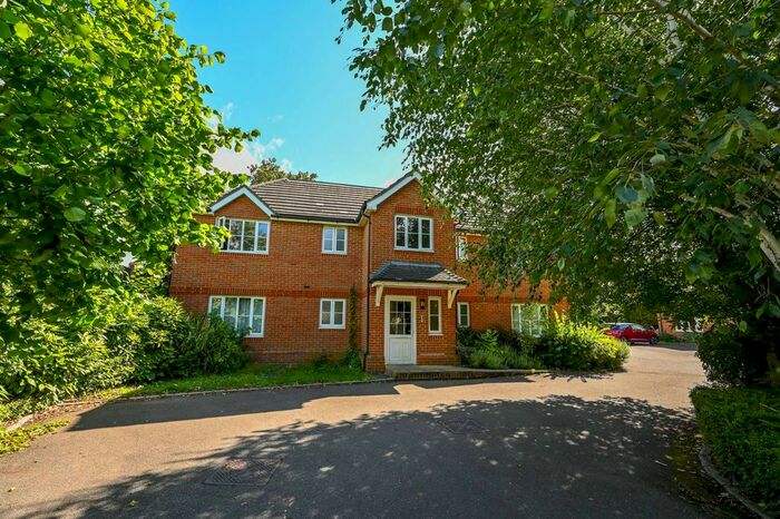 1 Bedroom Flat To Rent In Aragorn Court, Guildford, GU2