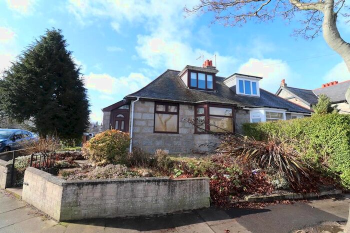 3 Bedroom Semi-Detached House To Rent In Ashley Park Drive, Aberdeen, AB10