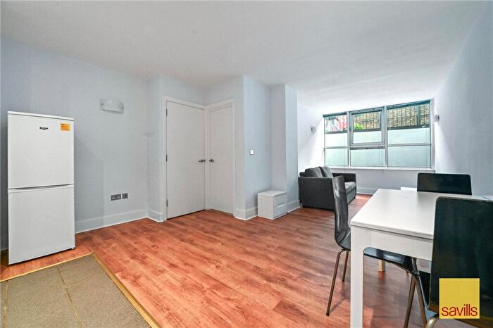 2 Bedroom Apartment To Rent In Artichoke Hill, London, E1W