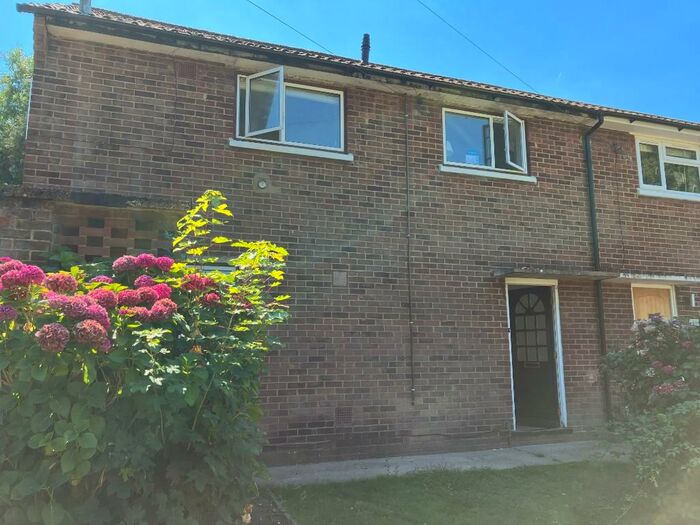 3 Bedroom Semi-Detached House To Rent In Sparrowswick Ride, St. Albans, Hertfordshire, AL3