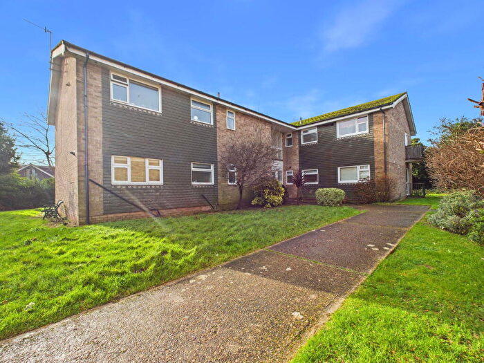 2 Bedroom Apartment For Sale In Russell Court, Bridge Close, Lancing, BN15