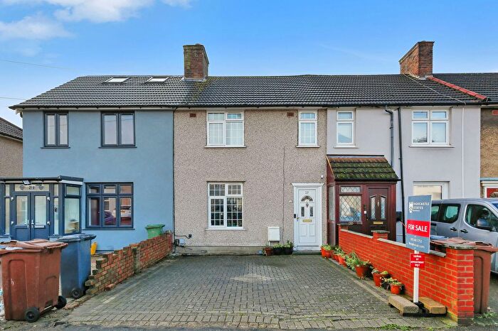 3 Bedroom Terraced House For Sale In Harrold Road, Dagenham, RM8