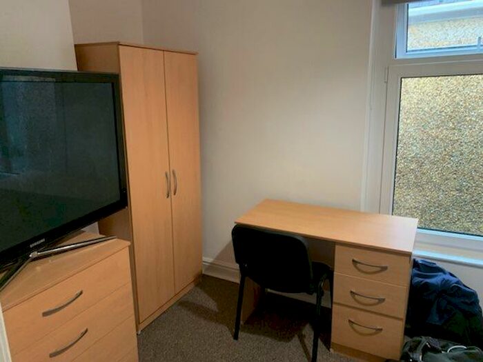 1 Bedroom House To Rent In King Edward Road, Brynmill, Swansea, SA1