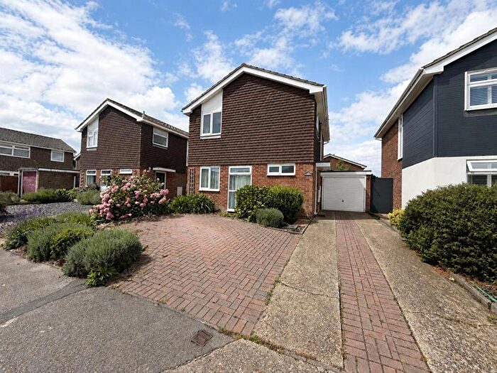 3 Bedroom Detached House For Sale In Link Way, Stubbington, Fareham, PO14