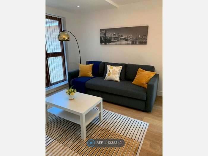 2 Bedroom Flat To Rent In St Marks House, Chelmsford, CM1