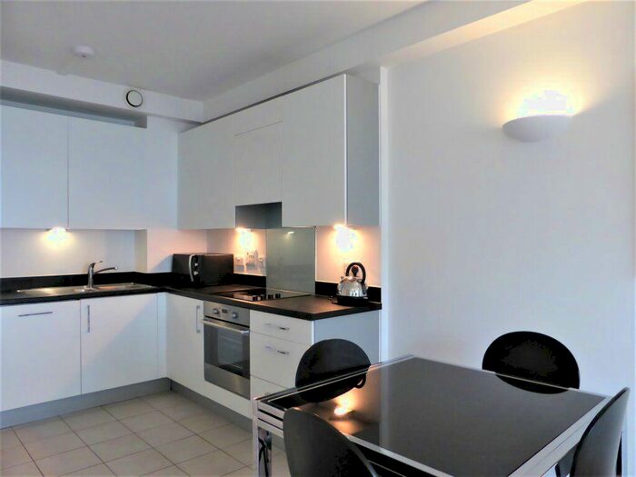 2 Bedroom Flat To Rent In Brighton Belle -, P16