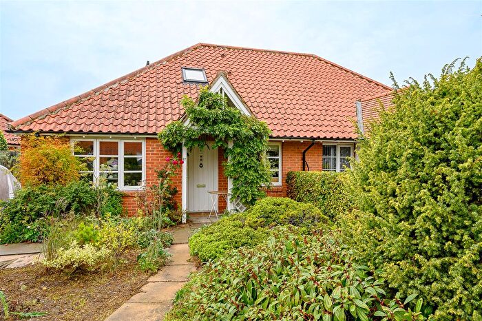 2 Bedroom Semi-Detached Bungalow For Sale In Alder Way, New Earswick, York, YO32