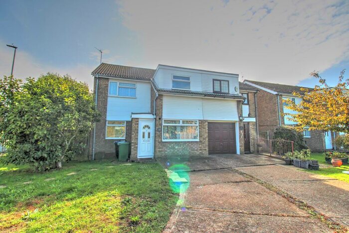 4 Bedroom Semi-Detached House To Rent In Bridgemere Road, Eastbourne, BN22