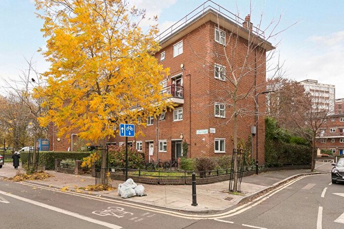 2 Bedroom Flat For Sale In Bracklyn Court, Wimbourne Street, London, N1