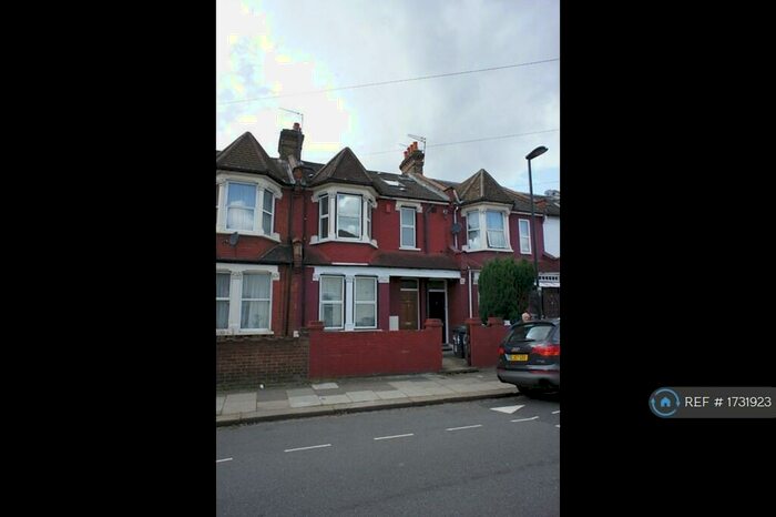 3 Bedroom Flat To Rent In Antill Road, London, N15