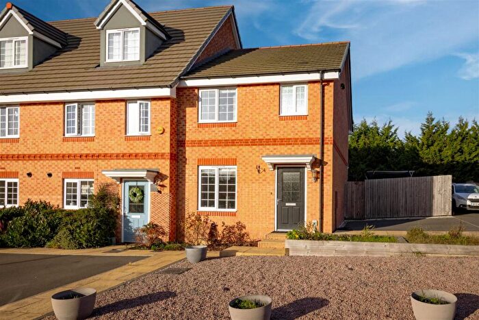 3 Bedroom End Of Terrace House For Sale In Flint Close, Southam, CV47