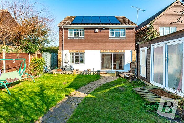 4 Bedroom Detached House For Sale In Lower Higham Road, Gravesend, Kent, DA12