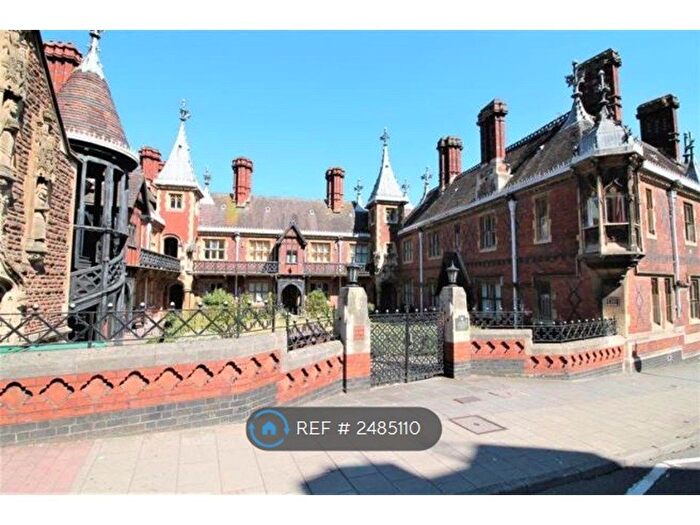 2 Bedroom Flat To Rent In The Three Kings Court, Bristol, BS1