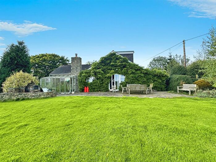 4 Bedroom Detached House For Sale In School Lane, Bradnop, Staffordshire, ST13